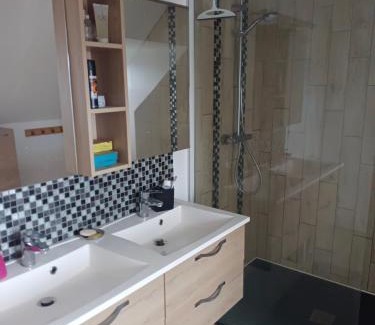 Argentre-du-Plessis House | Comfortable Location chez l habitant: Family-Friendly Stay