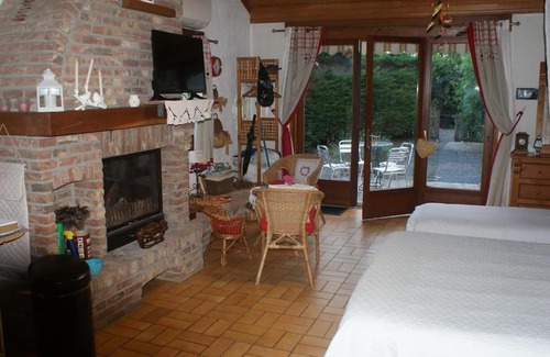 Recques-sur-Hem House | Relaxing Location for Families and Pets at Détente