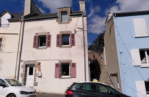 Rive Droite House | Experience Coastal Comfort at Location D'une Maison Brestoise