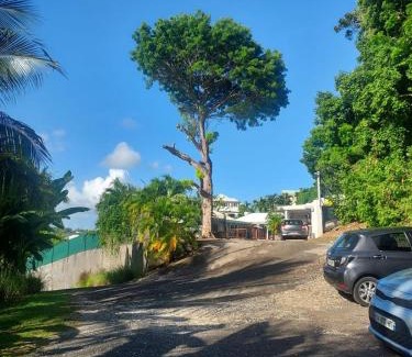 Dampierre Apartment | Discover Dampierre: 4-Star Oceanfront Escape with Pool