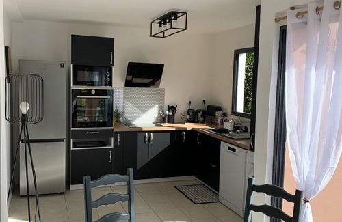 La Possession Apartment | Discover Location des Lataniers: Ideal Family Getaway