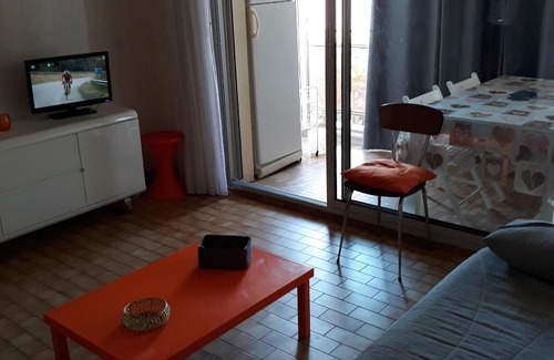 Le Grau-dʼAgde Apartment | Seaside Retreat in Grau Agde - Perfect for Families!