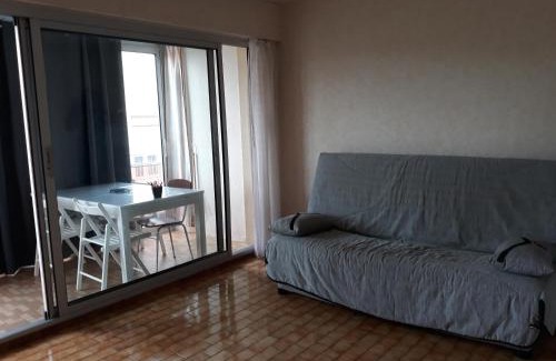Le Grau-dʼAgde Apartment | Seaside Retreat in Grau Agde - Perfect for Families!