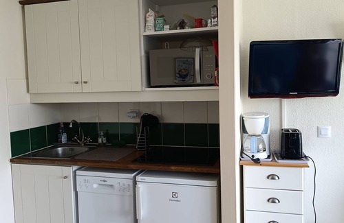 Argentat Apartment | Cozy Retreat at Location Vacances Argentat 19 with Ocean View