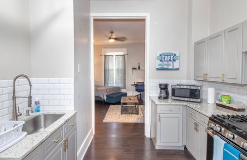 East Price Hill Apartment | Conveniently Located Clean Studio Near Downtown Cincinnati