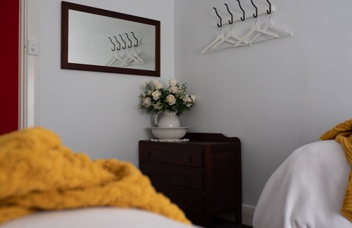 Keith Bed & Breakfast | Ideal Location with Pool, Breakfast & Family-Friendly Perks