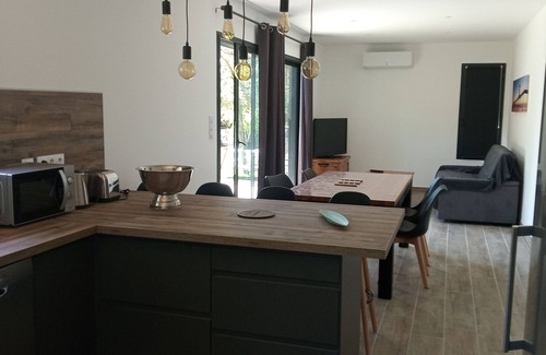 Monteils House | Top-Rated Gite en Bois Monteils: Ideal for 6 Guests!