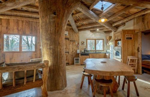 Crouy-sur-Cosson House | Unique Hobbit House with Tree, Near Chambord - Family Friendly
