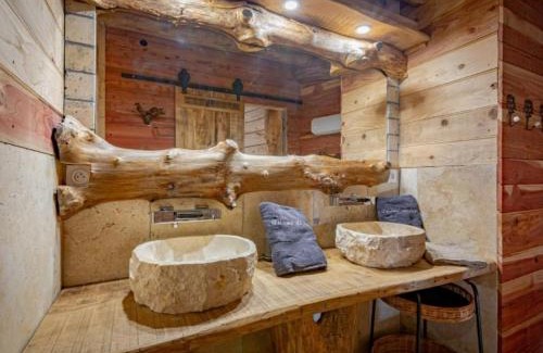 Crouy-sur-Cosson House | Unique Hobbit House with Tree, Near Chambord - Family Friendly
