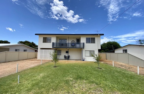 Jurien Bay House | Prime Location Awaits with Free WiFi and Ocean Views