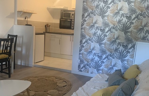 Morieres-les-Avignon Apartment | Cozy Studio Near Avignon with Family-Friendly Amenities