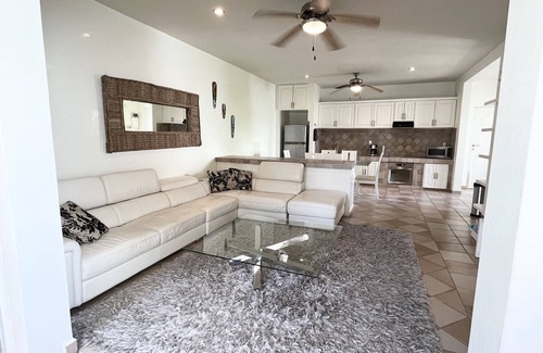 Gonzalo Guerrero Condo | Prime Beachside Condo with Ocean View and Pool Access