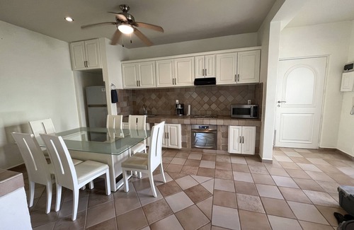Gonzalo Guerrero Condo | Prime Beachside Condo with Ocean View and Pool Access