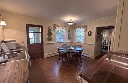 Great Barrington House | Prime Downtown Oasis: Comfort & Privacy with Ocean View
