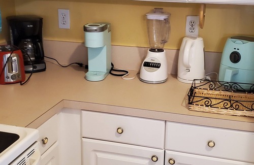 Pembroke Pines House | Prime Location for Long-Term Stay with Top Amenities