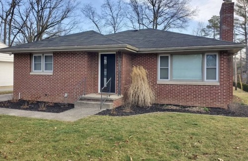 West Lafayette House | Prime Location Steps from Mackey Arena - Family Friendly Stay