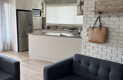 Merimbula Apartment | Prime Location: 5-Min Walk to Beach, Lake & Dining
