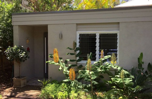 Avalon Beach Apartment | Prime Location: Renovated Studio Near Avalon Surf Beach