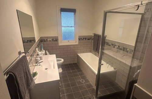 West Tamworth House | Ideal 3 Bedroom House in West Tamworth for Families