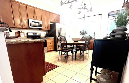 College Station House | Prime Location Near Kyle Field & Travis Bryan Sports Park