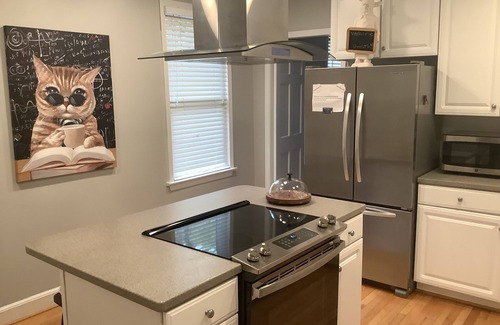 Columbia House | Prime Location! Cottontown Retreat in Downtown Columbia