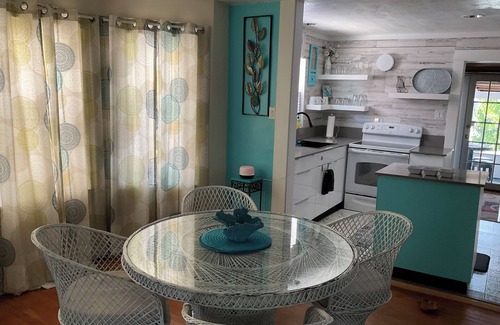 Lake Worth Cottage | Prime Location with Ocean Views and Top-Rated Amenities