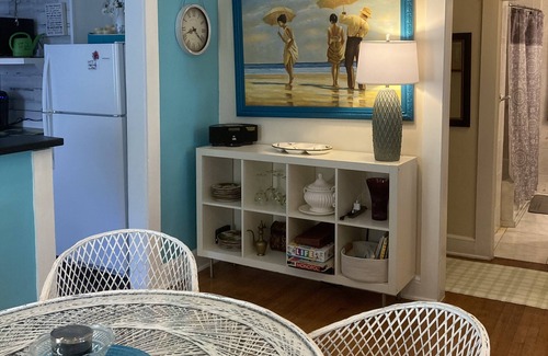 Lake Worth Cottage | Prime Location with Ocean Views and Top-Rated Amenities