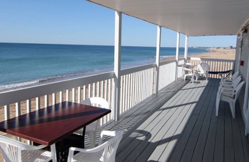 Misquamicut Condo | Prime Accommodation with Ocean View & Pool Access