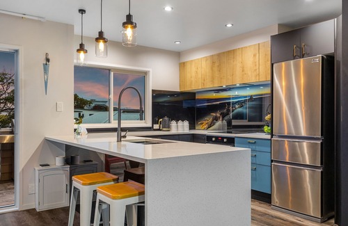 Ohope House | Location Location Location This ticks all boxes Sun, surf plus landscapped pool!