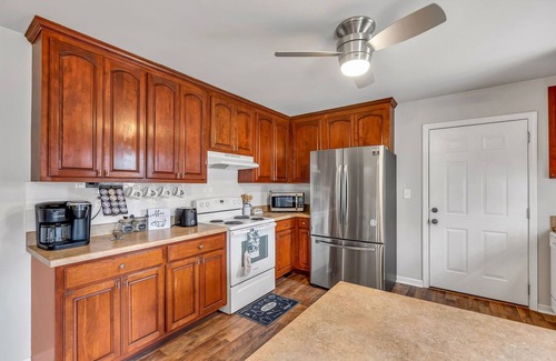 Cullman House | Prime Location: Steps from Shopping & Pet-Friendly Amenities