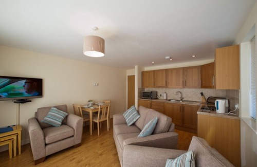 Ore Apartment | Stunning Sea & Country Views - 10 Min Walk to Old Town