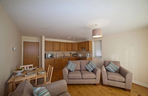 Ore Apartment | Stunning Sea & Country Views - 10 Min Walk to Old Town