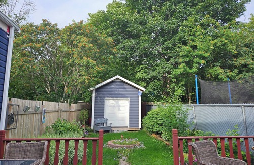 Downtown St. John's House | Perfect Location! Experience Signal Hill with Family & Pets