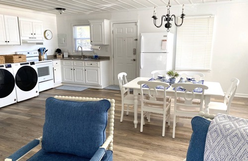 Five Forks House | Exceptional Blue Door Cottage with Ocean View & Spa Access