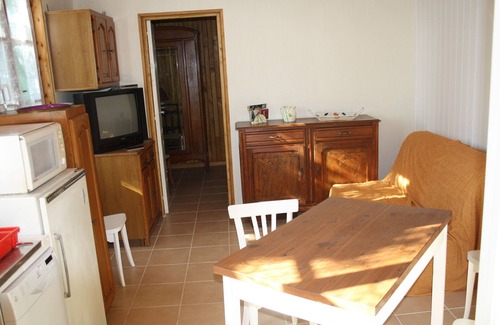 Alvignac House | Top-Rated Maison in Beautiful Garden Near Village Amenities