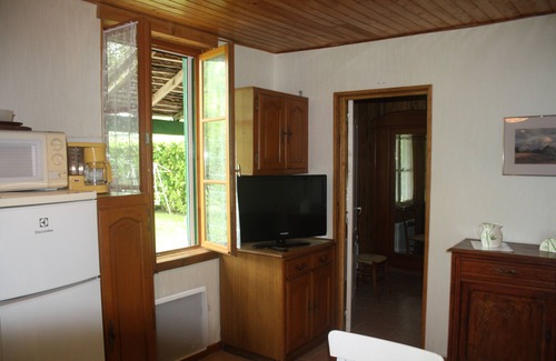 Alvignac House | Top-Rated Maison in Beautiful Garden Near Village Amenities