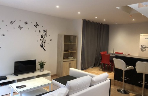 Bagnols-sur-Ceze House | Explore Family-Friendly Stays in Bagnols sur Cèze