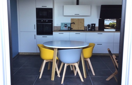 Finistere Apartment | Idyllic Oceanfront Retreat at Île Tudy: Guest Rated 10/10
