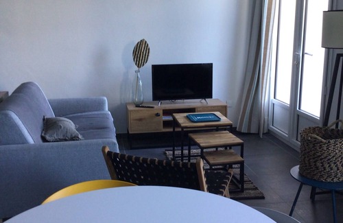 Finistere Apartment | Idyllic Oceanfront Retreat at Île Tudy: Guest Rated 10/10