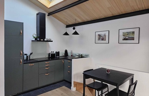 Montreuil Apartment | Unique Location Studio in Montreuil with Kitchen Amenities