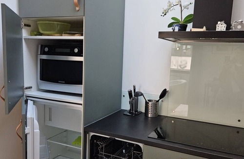 Montreuil Apartment | Unique Location Studio in Montreuil with Kitchen Amenities