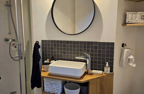 Montreuil Apartment | Unique Location Studio in Montreuil with Kitchen Amenities