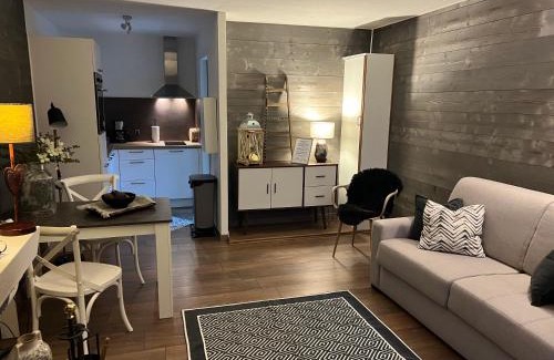 Greolieres les Neiges Apartment | Idyllic Location Studio with Garden in Hameau II