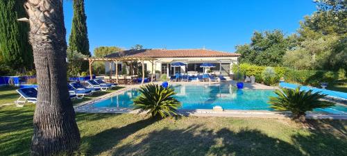 Le Castellet Villa | Elegant Villa with Heated Pool and Oceanfront Views