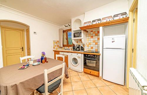 Le Bar-sur-Loup Apartment | Child-Friendly Stay at La Maison de Noelie - Rated 8/10
