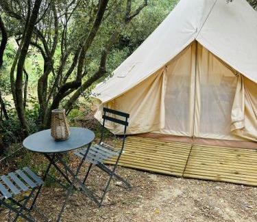 Cadenet Bed & Breakfast | Unique Cabins and Tipis at Bastide Bellugue, Near Lourmarin