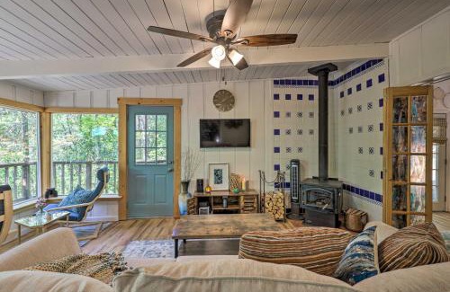 Middletown House | Relaxing Loch Lomond Cabin with Hot Tub & Near Wineries