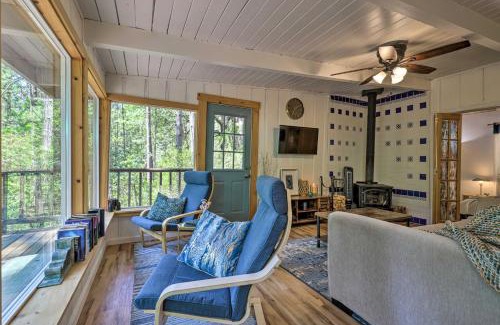 Middletown House | Relaxing Loch Lomond Cabin with Hot Tub & Near Wineries