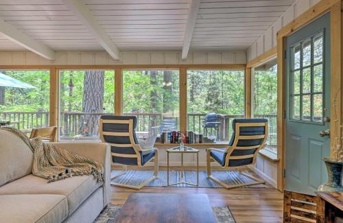 Middletown House | Relaxing Loch Lomond Cabin with Hot Tub & Near Wineries