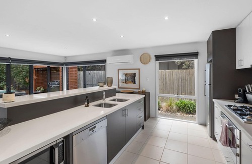 Torquay House | Loch Lomond Luxury Beautifully furnished and presented 4 Bedroom House located in a Prime Position